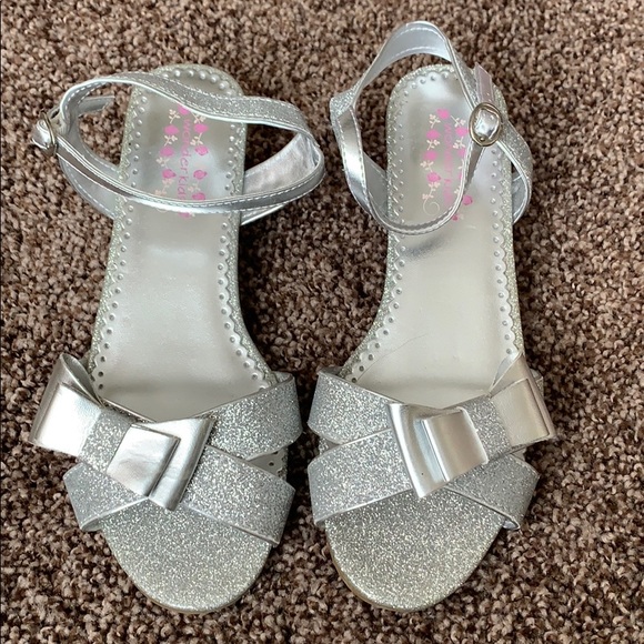 girls silver dress sandals